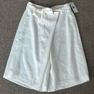 Lafayette 148 New York Shorts Size 8 NWT‎